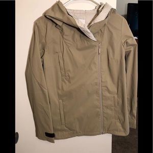 Light tan/beige raincoat/windbreaker
